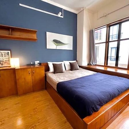 Nice Room Located Right Next To The Old Quarter Can Phong Nhieu Anh Sang Tai Ngay Gan Pho Di Bo Ho Guom Ханой Экстерьер фото